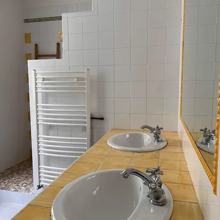 Charmante Maison De Avec Cour Intérieur